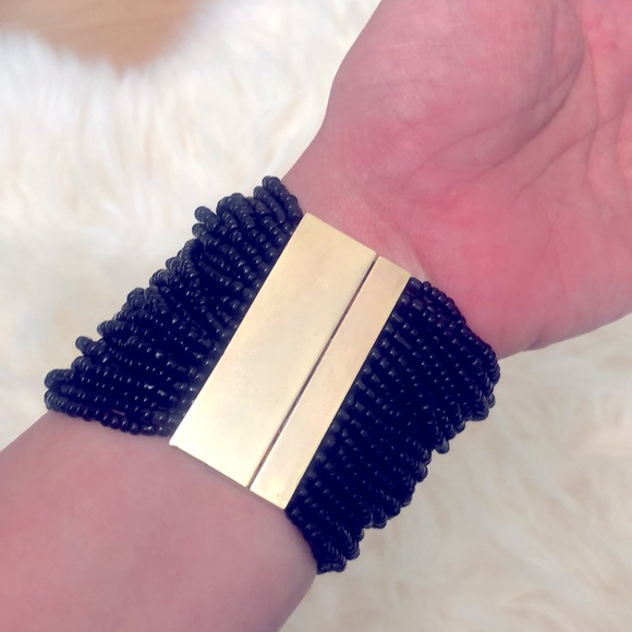 Bracelet with beads design - Picture 3 of 3